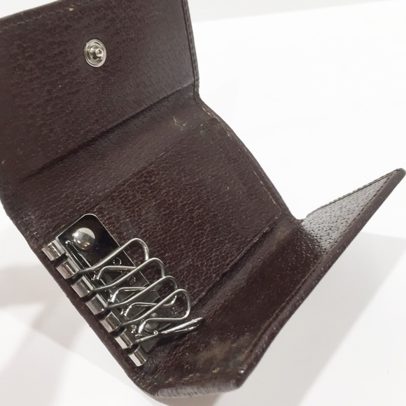 Gucci brown distressed monogram canvas and leather key wallet - Picture 8 of 12
